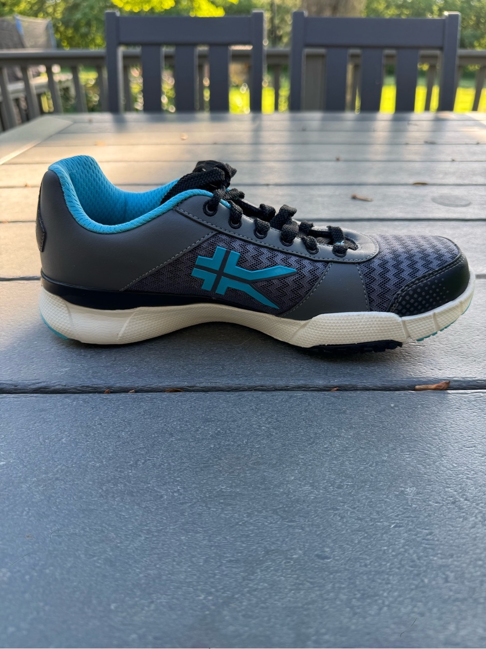 KURU Quantum Sneakers in Urban Concrete, White & Topaz Blue - Picture 3 of 9